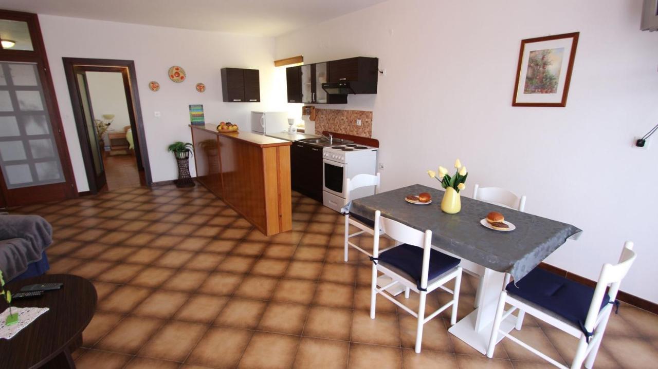 Apartments And Rooms Jelka Малинська Екстер'єр фото