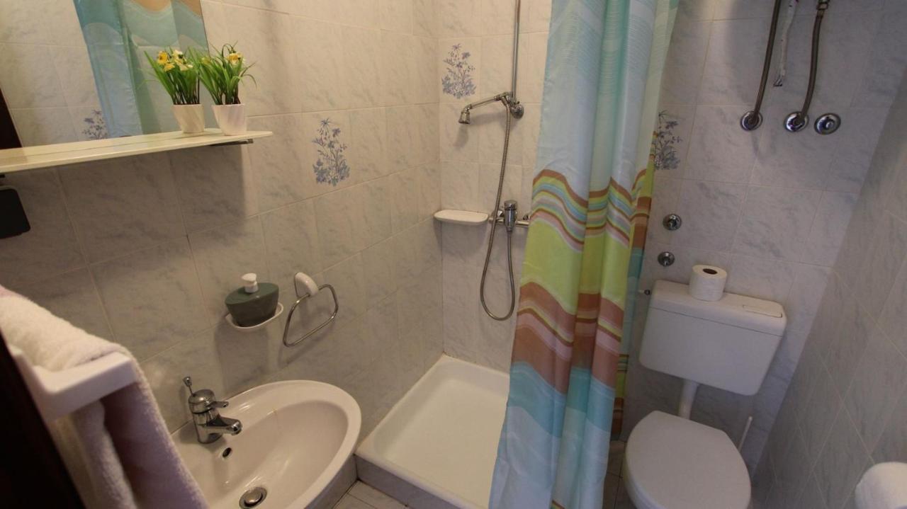 Apartments And Rooms Jelka Малинська Екстер'єр фото