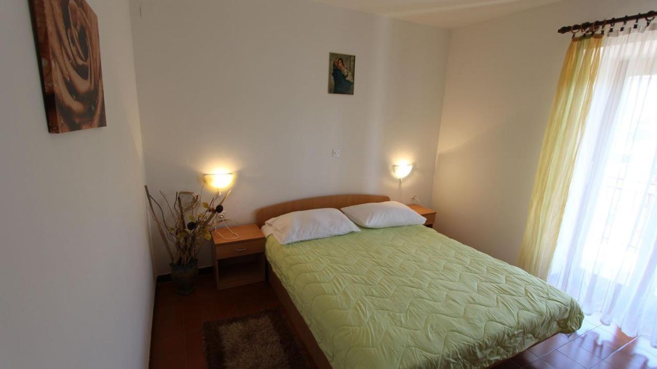 Apartments And Rooms Jelka Малинська Екстер'єр фото
