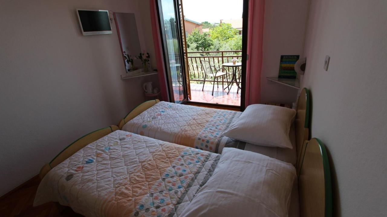 Apartments And Rooms Jelka Малинська Екстер'єр фото