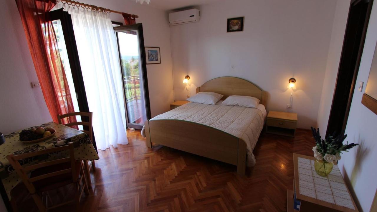 Apartments And Rooms Jelka Малинська Екстер'єр фото
