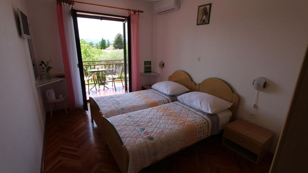 Apartments And Rooms Jelka Малинська Екстер'єр фото