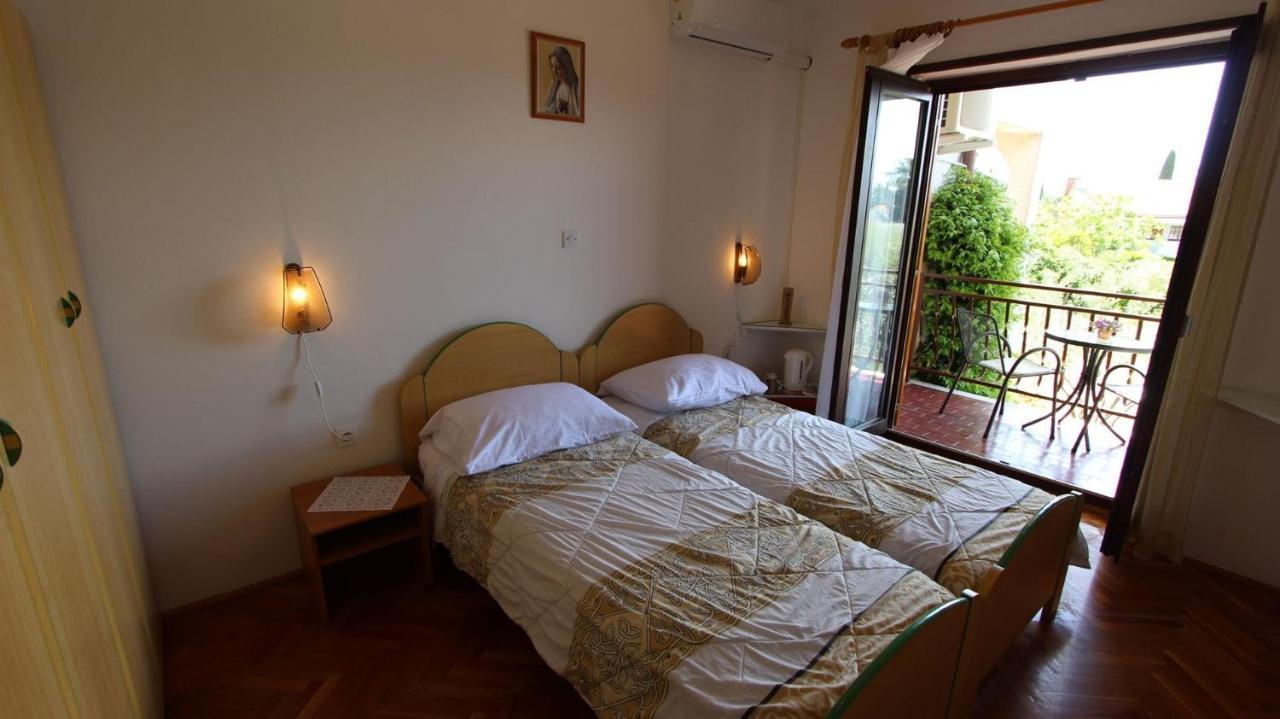 Apartments And Rooms Jelka Малинська Екстер'єр фото